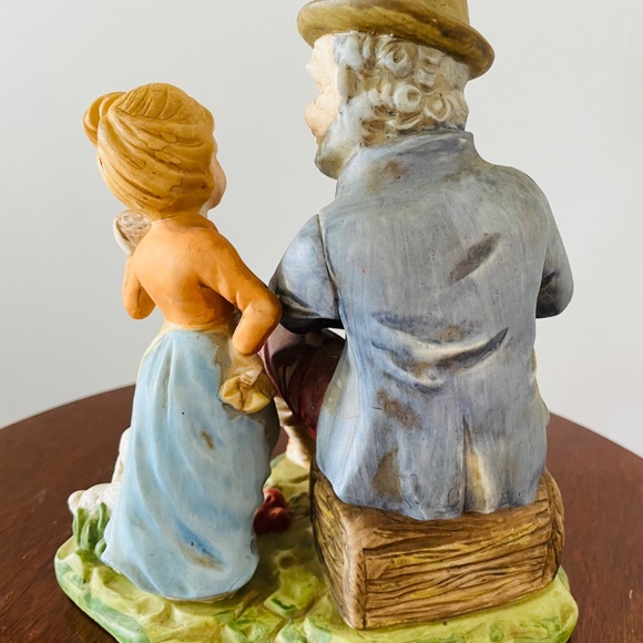 Vintage Japanese porcelain figurine of an old man and a child, Limited Edition - Picture 5 of 8